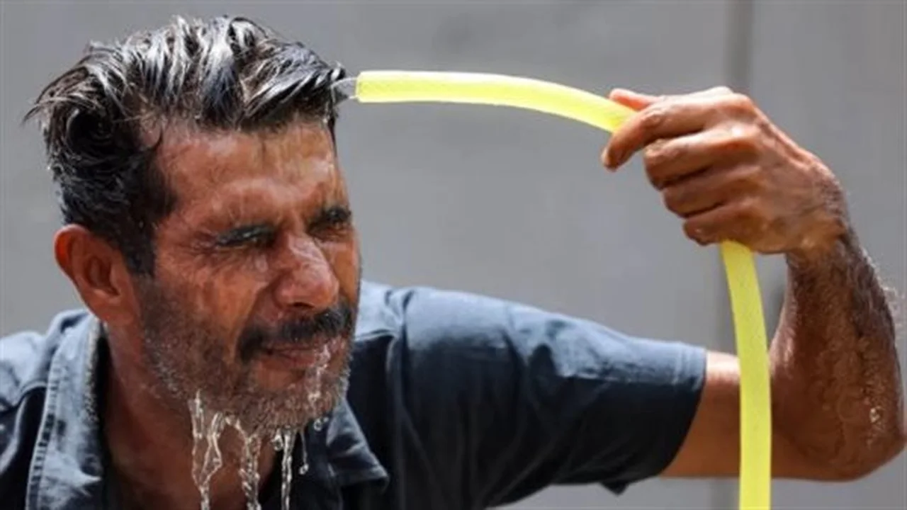 الأرصاد تحذر من حرارة تصل إلى 43 درجة قريبًا